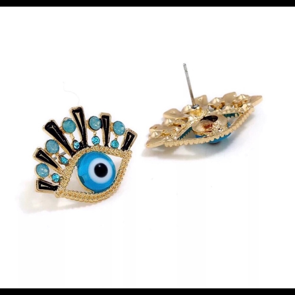 Exaggerated Eye Earrings - Picture 4 of 6
